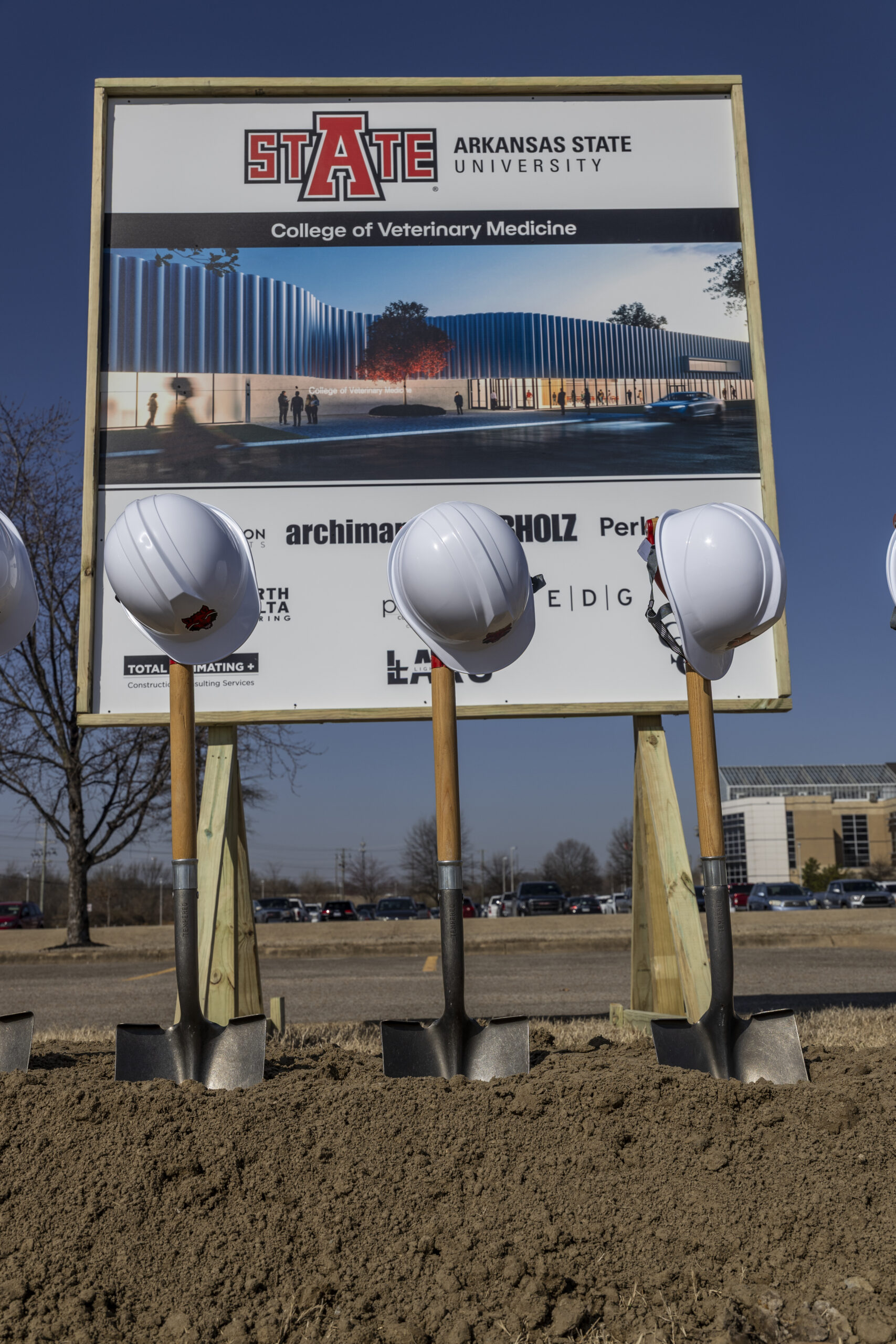 picture of A-State College of Veterinary Medicine groundbreaking ceremony