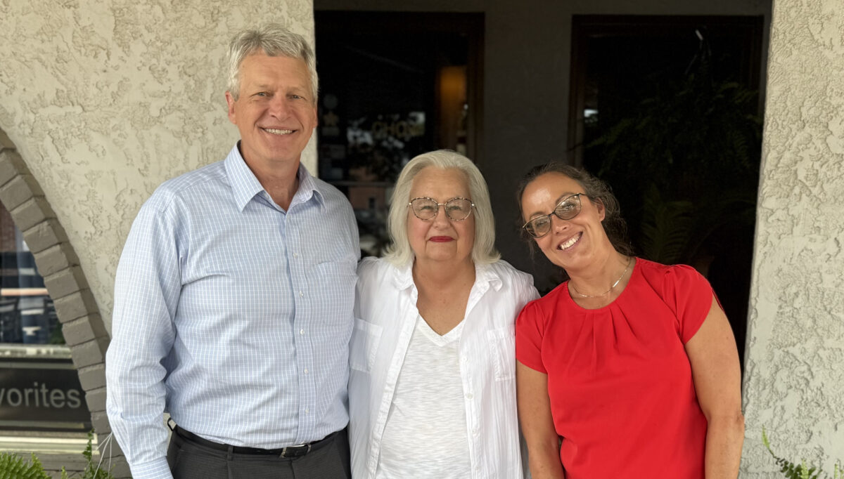 Picture of (From left) Dr. Len Frey, Kay Luter, and Dr. Heidi Banse
