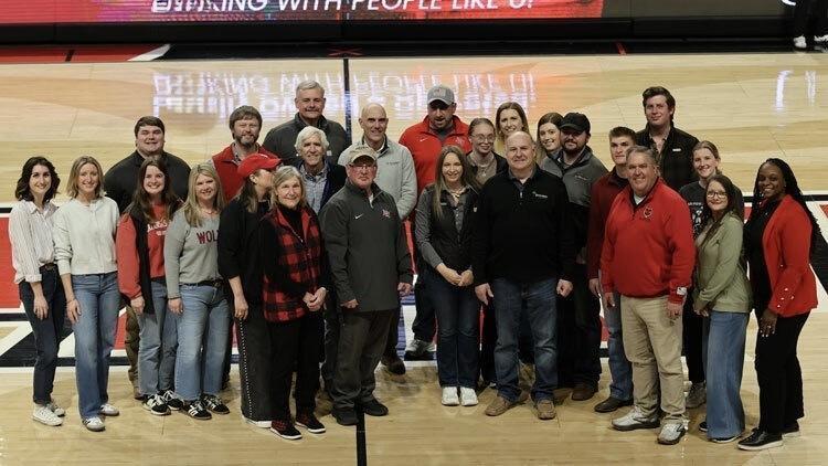 Picture of representatives from Farm Credit Mid-America and Arkansas State University leaders and College of Agriculture faculty and students.